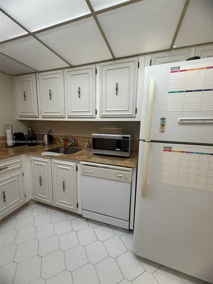 Small Image of 501 THREE ISLANDS BLVD #218, Hallandale Beach Number 21