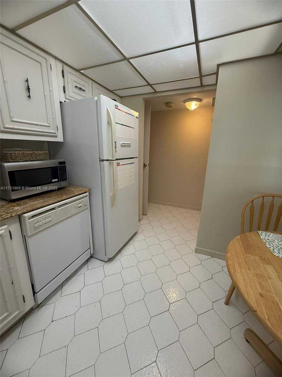 Small Image of 501 THREE ISLANDS BLVD #218, Hallandale Beach Number 23