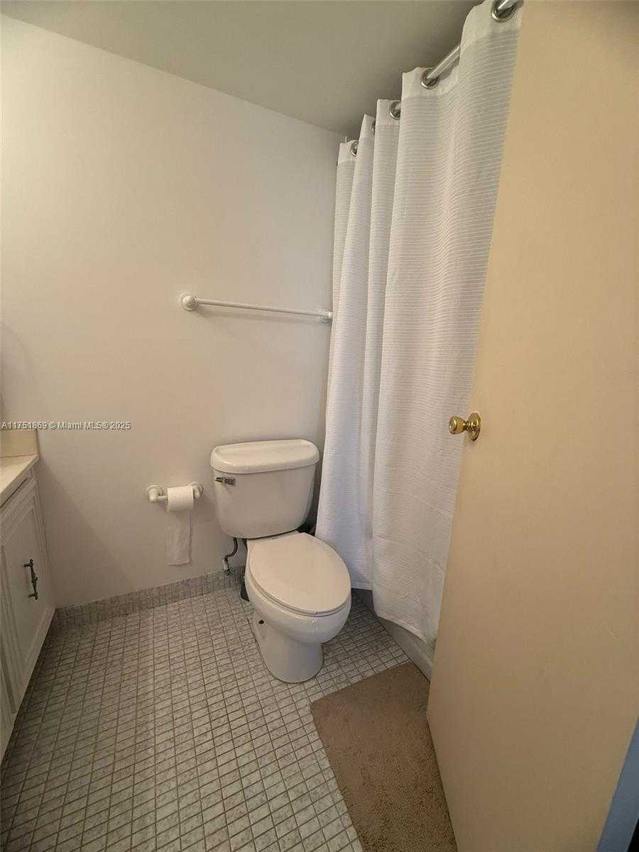 Small Image of 501 THREE ISLANDS BLVD #218, Hallandale Beach Number 36