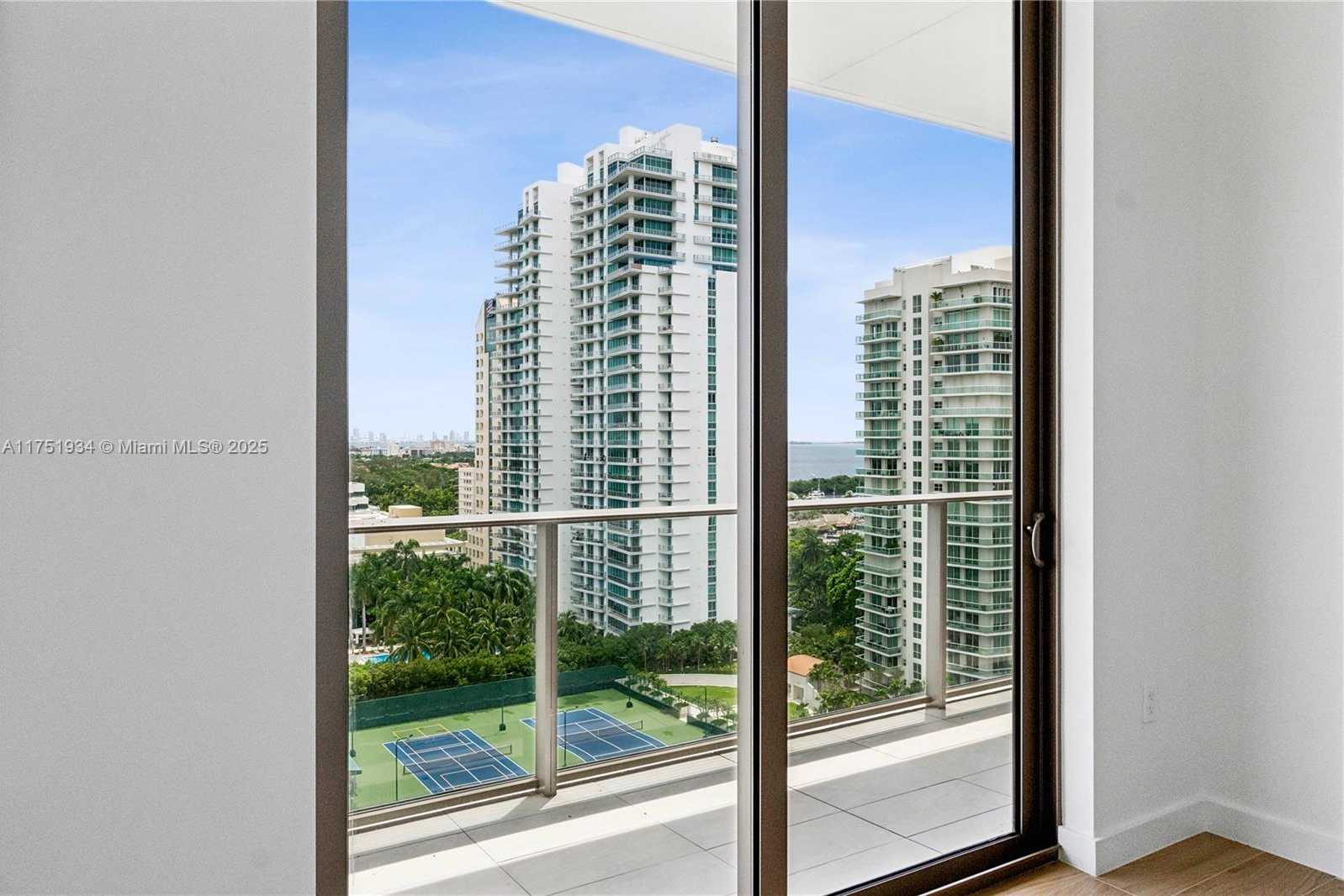 Small Image of 2678 TIGERTAIL AVE #1202B, Miami Number 25