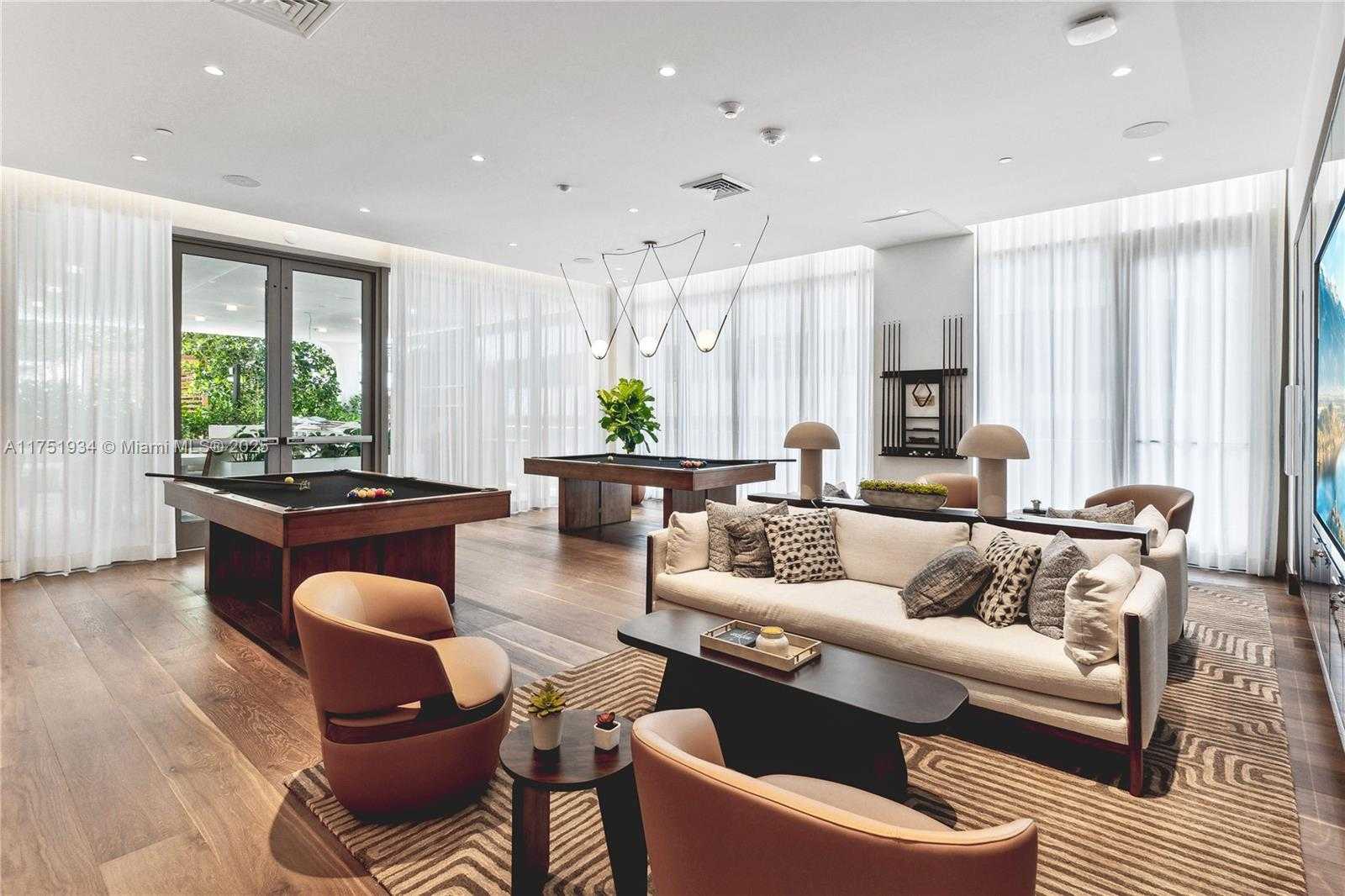Small Image of 2678 TIGERTAIL AVE #1202B, Miami Number 31