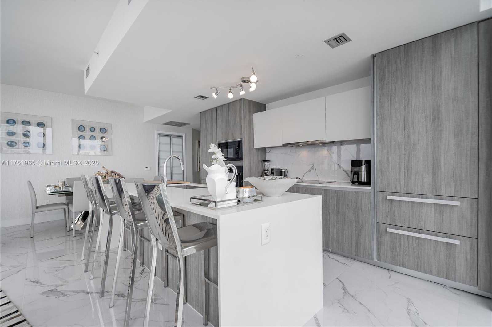 Small Image of 2900 NORTH EAST 7TH AVE #3202, Miami Number 13