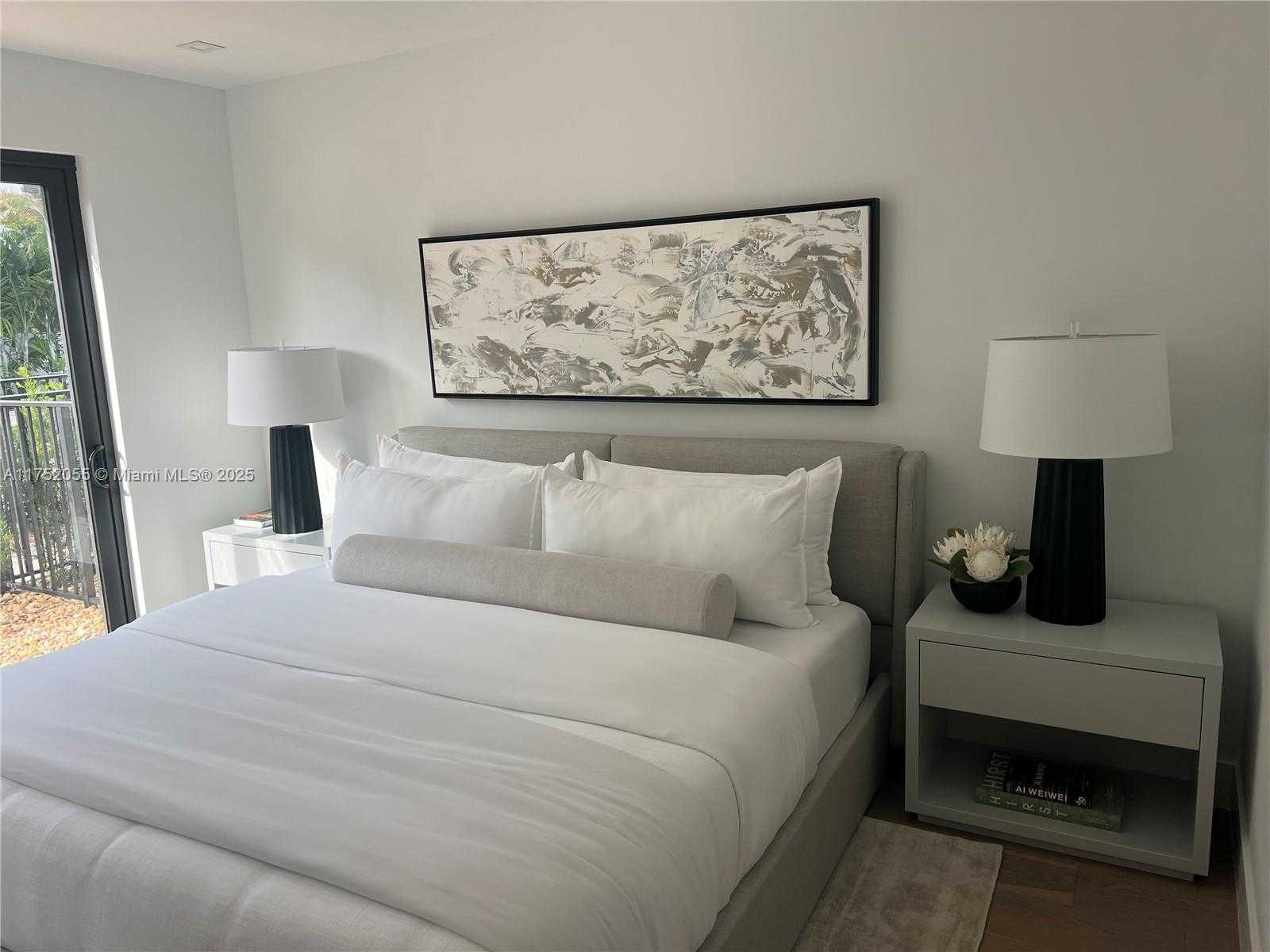 Small Image of 200 SUNRISE DR #200C, Key Biscayne Number 10