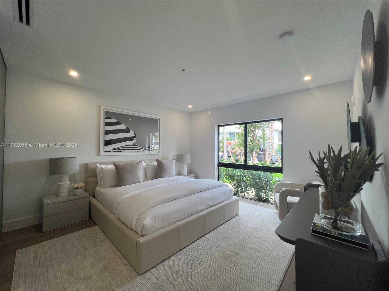 Small Image of 200 SUNRISE DR #200C, Key Biscayne Number 15