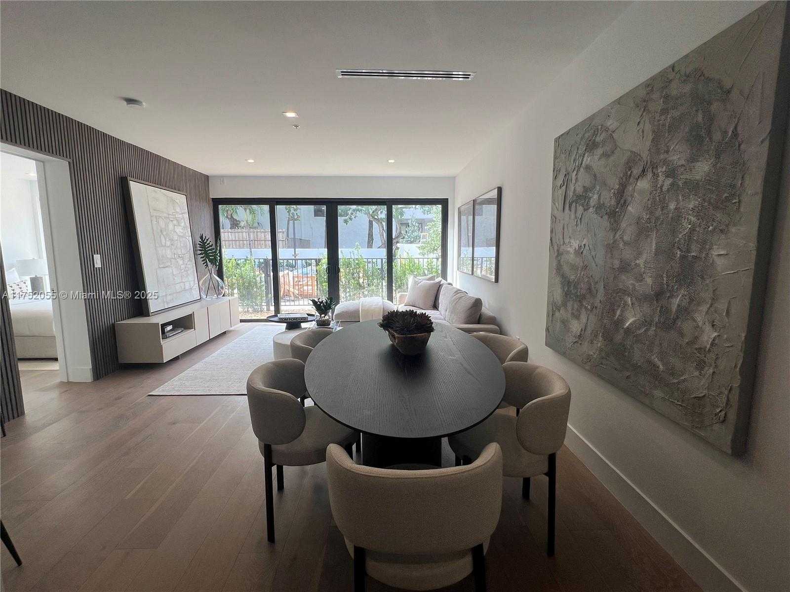 Small Image of 200 SUNRISE DR #200C, Key Biscayne Number 3