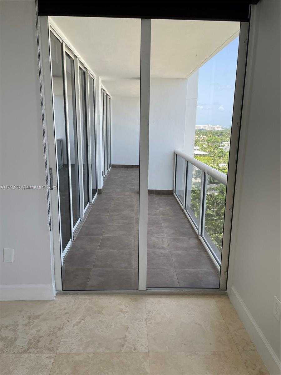 Small Image of 1900 #1209, Miami Beach Number 36