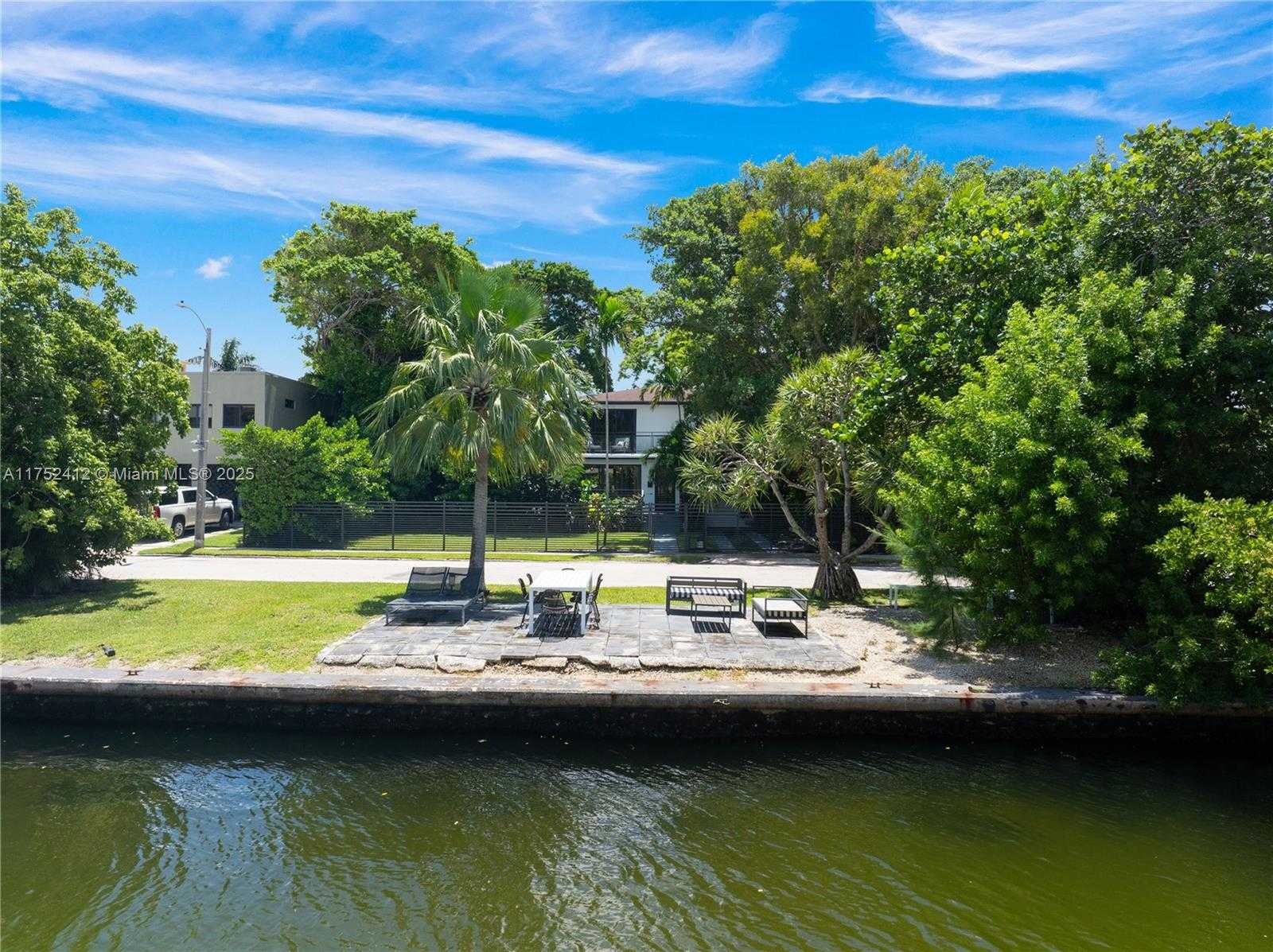 Small Image of 1210 NORTH EAST 89TH ST, Miami Number 27