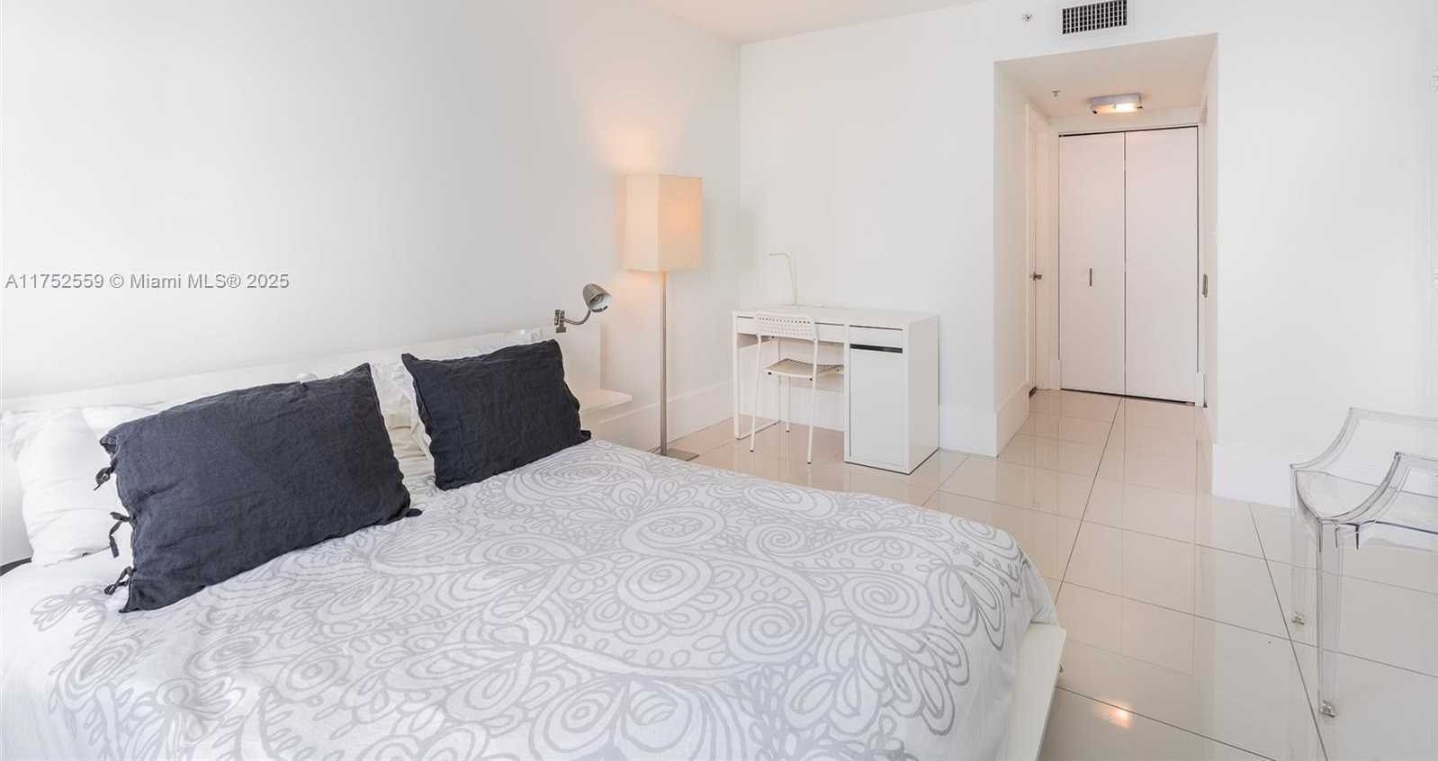 Small Image of 650 WEST AVE #1602, Miami Beach Number 19