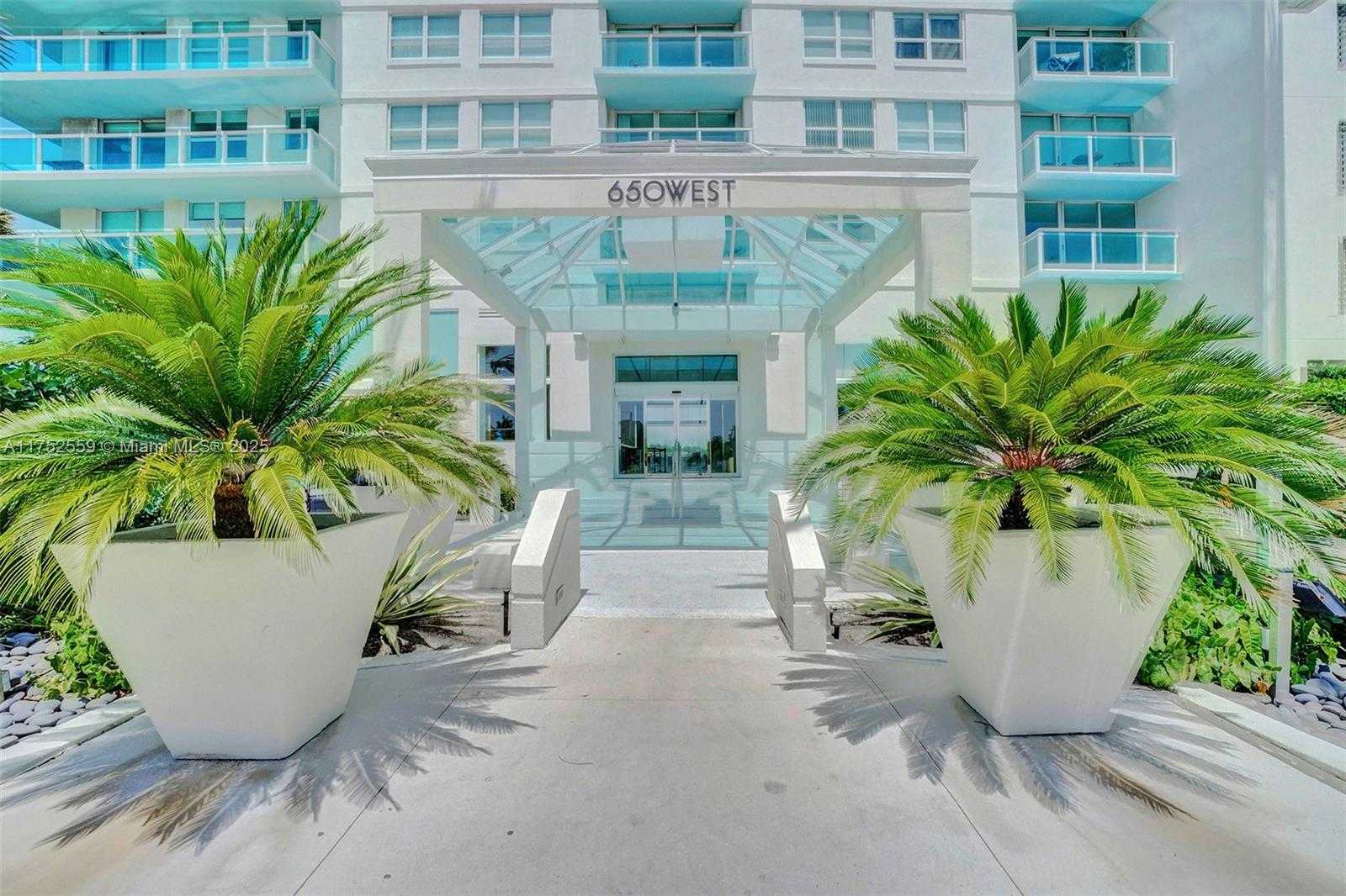 Small Image of 650 WEST AVE #1602, Miami Beach Number 3