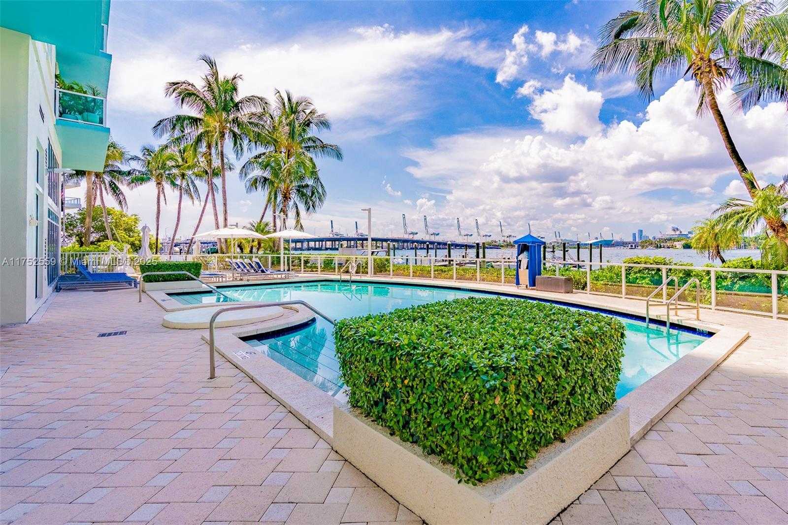 Small Image of 650 WEST AVE #1602, Miami Beach Number 31