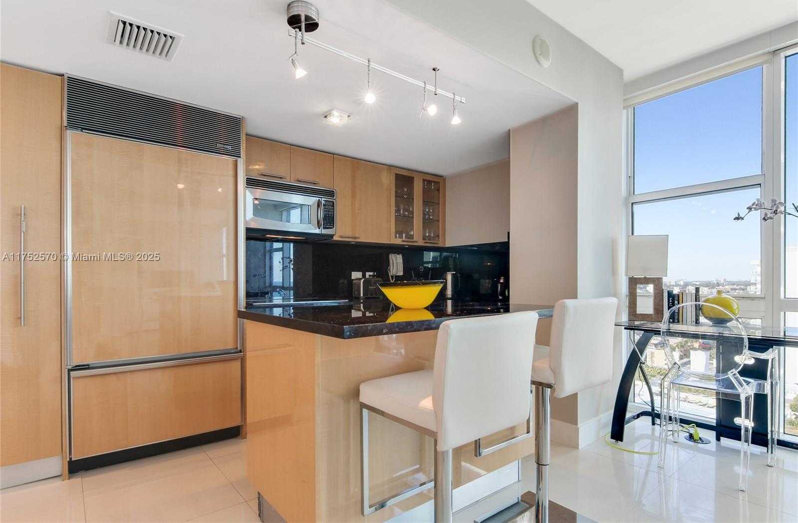 Small Image of 6801 Collins Ave, Miami Beach, FL 33141, USA Number 15