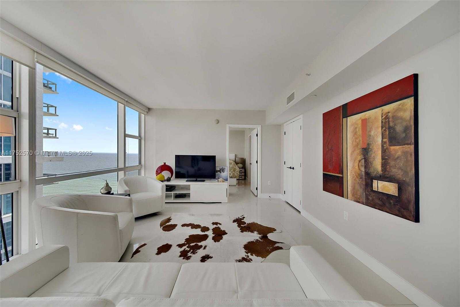 Small Image of 6801 Collins Ave, Miami Beach, FL 33141, USA Number 17