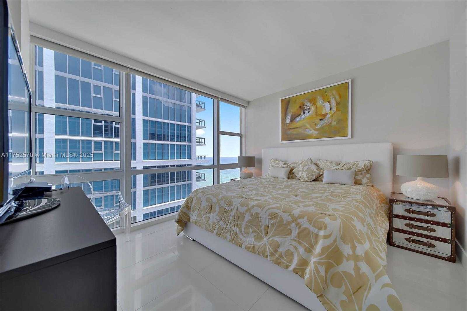 Small Image of 6801 Collins Ave, Miami Beach, FL 33141, USA Number 22