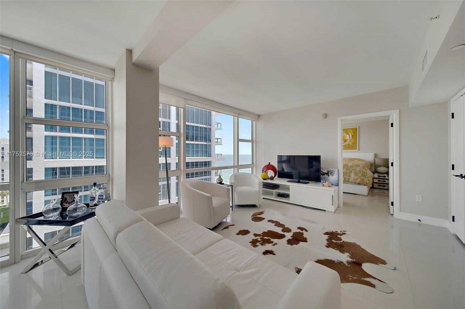 Small Image of 6801 Collins Ave, Miami Beach, FL 33141, USA Number 23