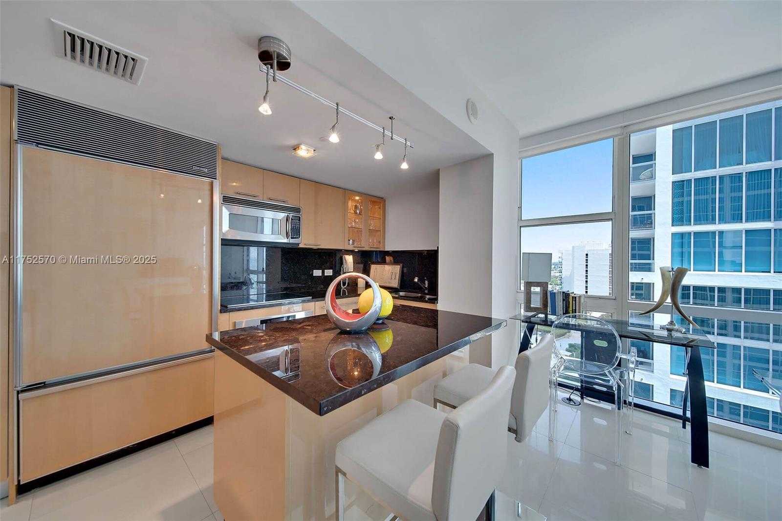 Small Image of 6801 Collins Ave, Miami Beach, FL 33141, USA Number 24