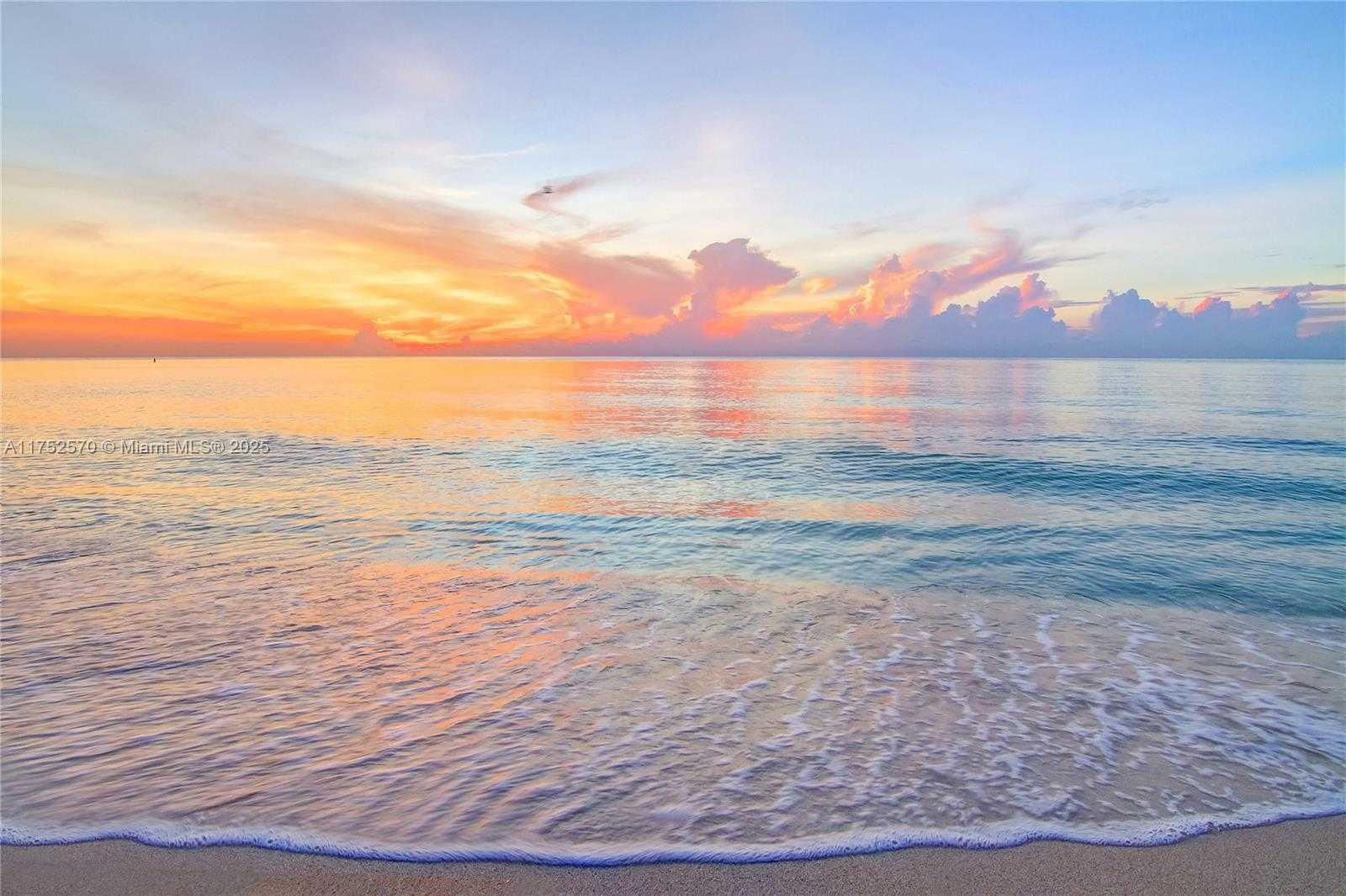 Small Image of 6801 Collins Ave, Miami Beach, FL 33141, USA Number 5