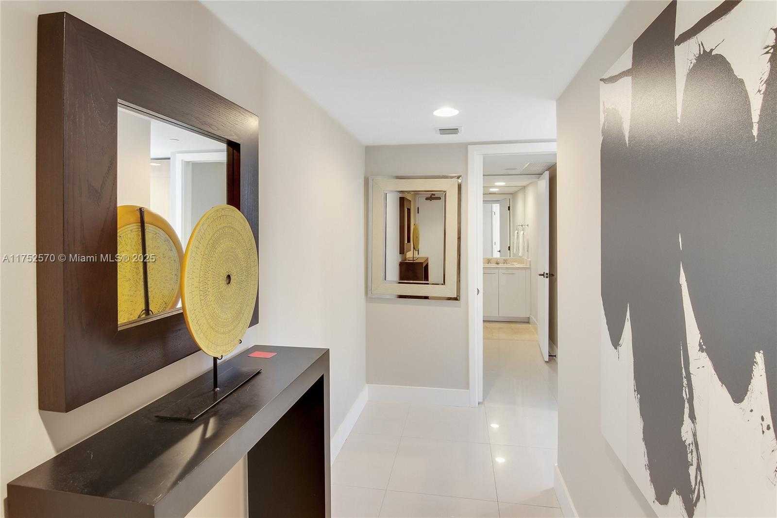Small Image of 6801 Collins Ave, Miami Beach, FL 33141, USA Number 6