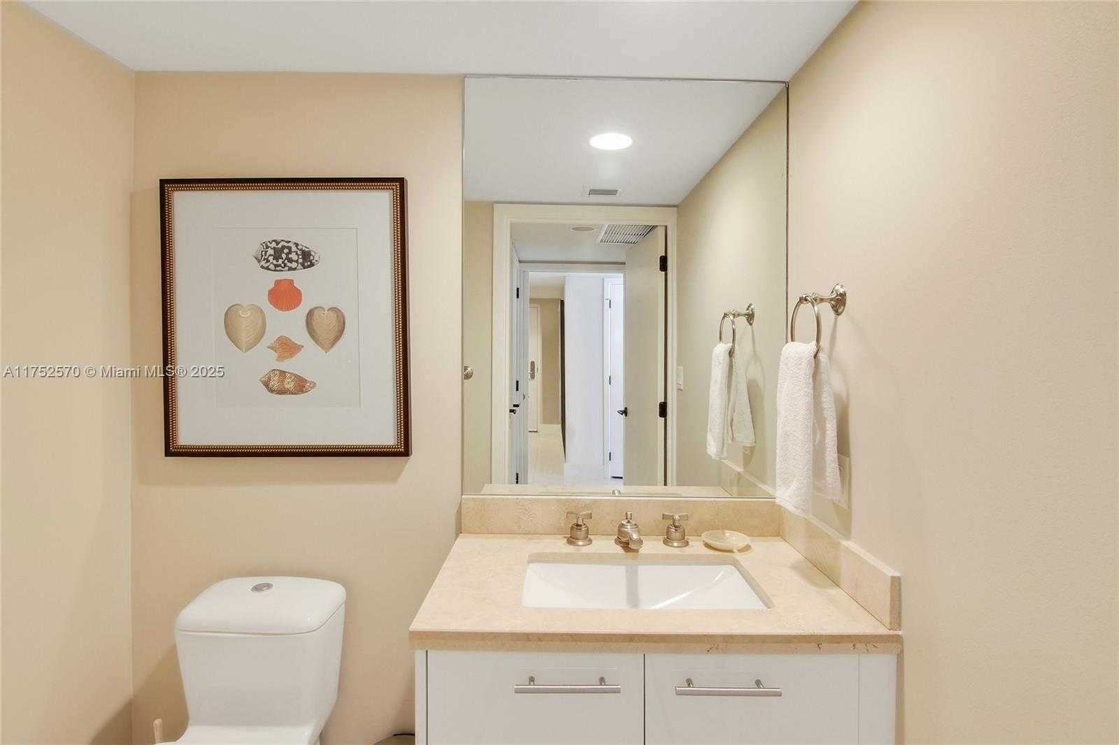 Small Image of 6801 Collins Ave, Miami Beach, FL 33141, USA Number 7