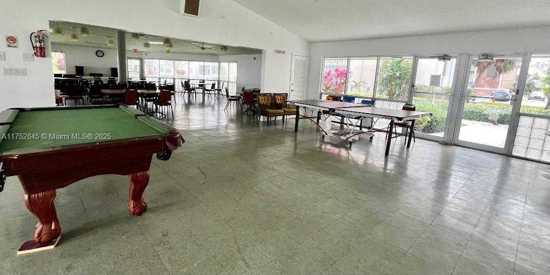 Small Image of 609 NE 14th Ave, Hallandale Beach, FL 33009, USA Number 20