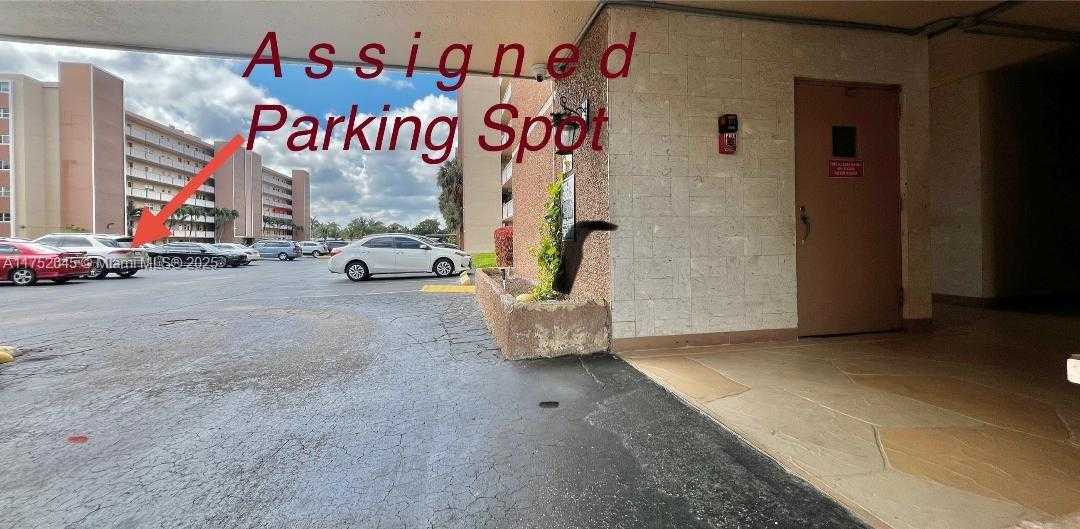 Small Image of 609 NE 14th Ave, Hallandale Beach, FL 33009, USA Number 23