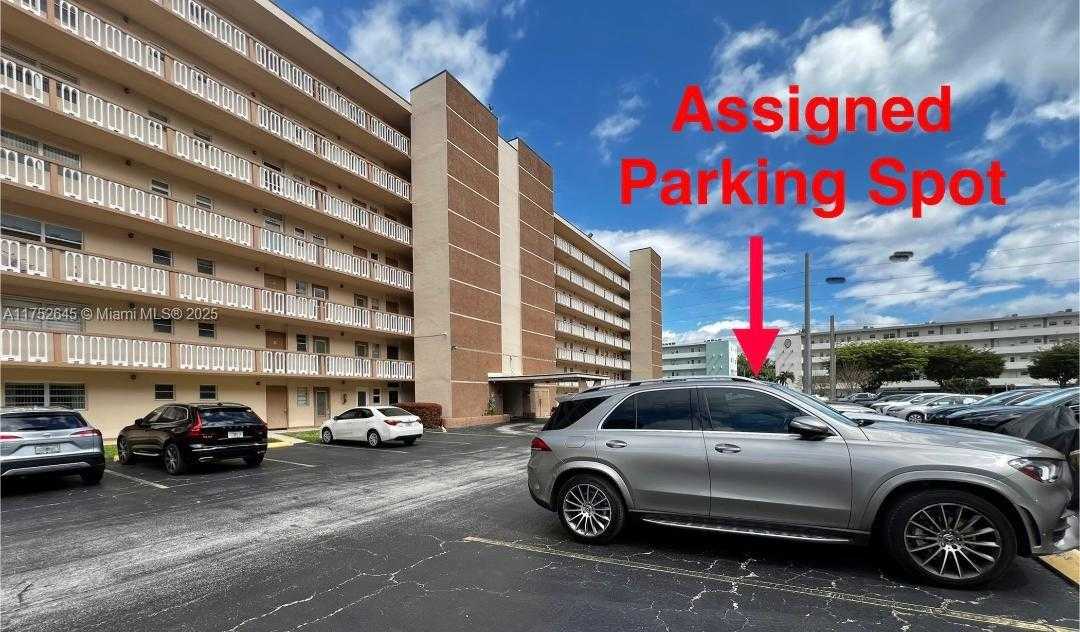 Small Image of 609 NE 14th Ave, Hallandale Beach, FL 33009, USA Number 24