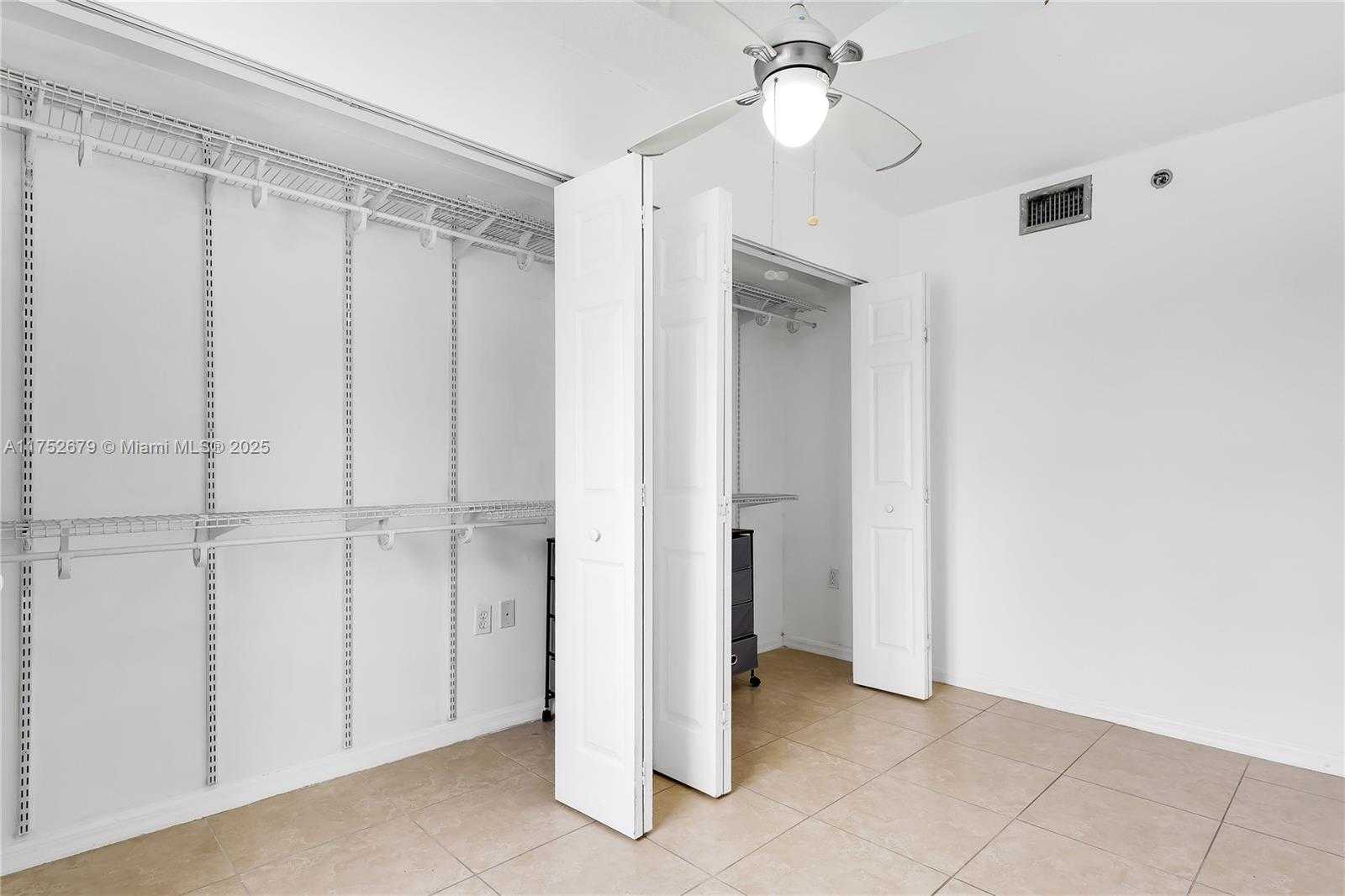 Small Image of 2415 NW 16th St Rd, Miami, FL 33125, USA Number 26