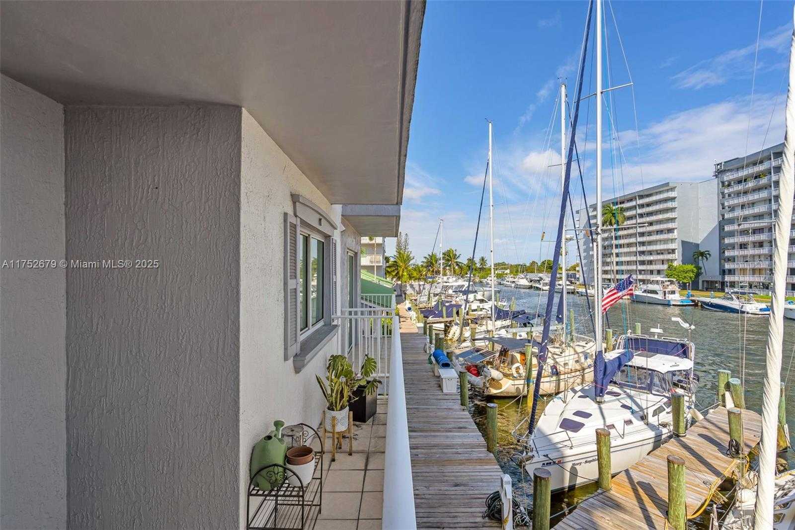 Small Image of 2415 NW 16th St Rd, Miami, FL 33125, USA Number 27