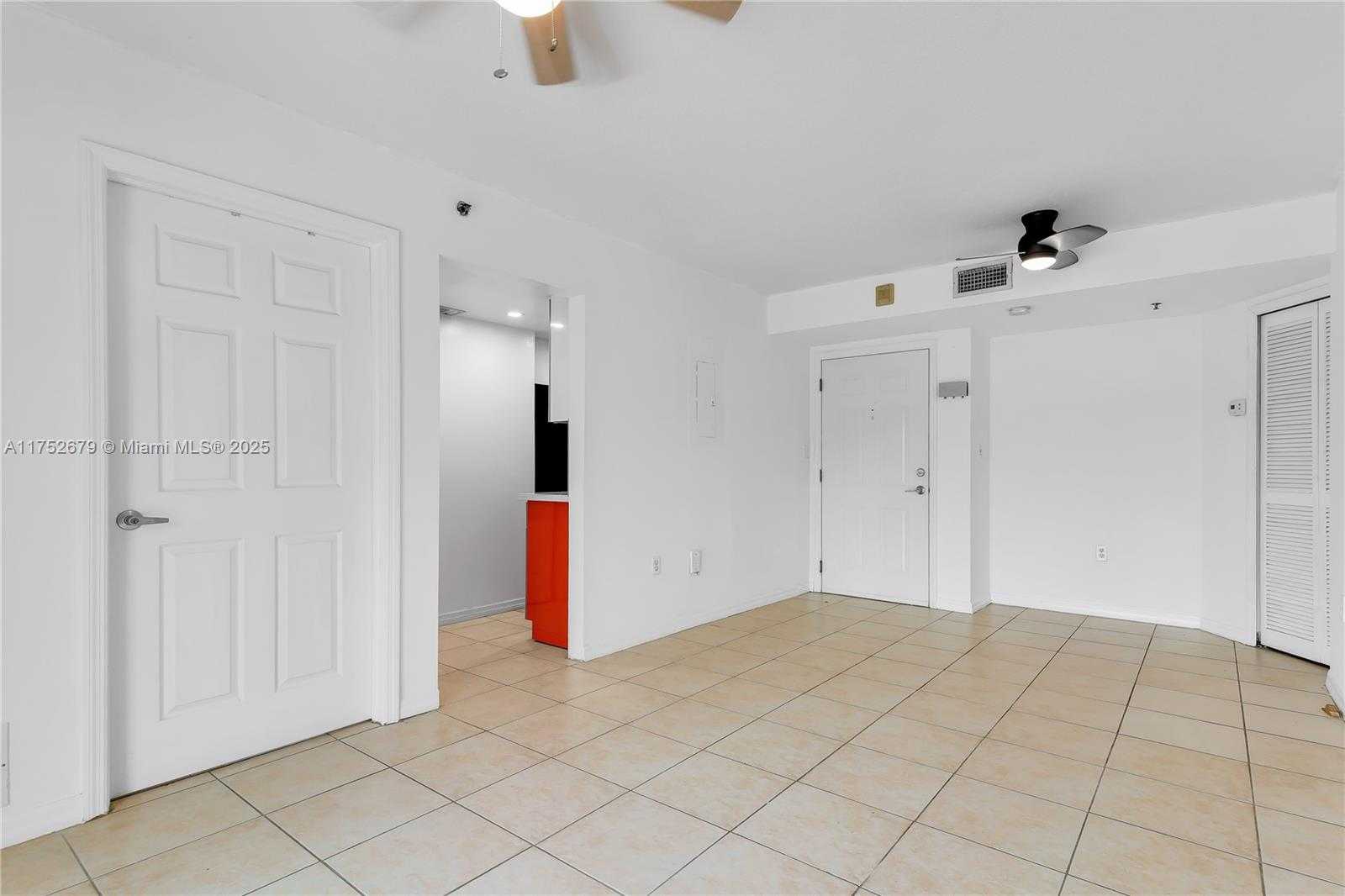 Small Image of 2415 NW 16th St Rd, Miami, FL 33125, USA Number 4
