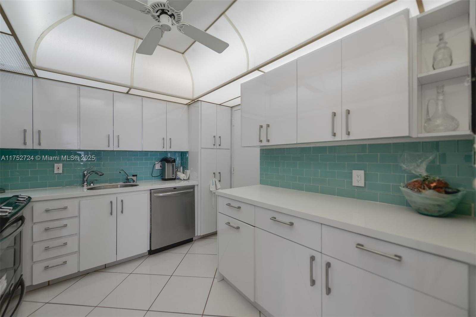 Small Image of 1980 SOUTH OCEAN DR #14P, Hallandale Beach Number 10