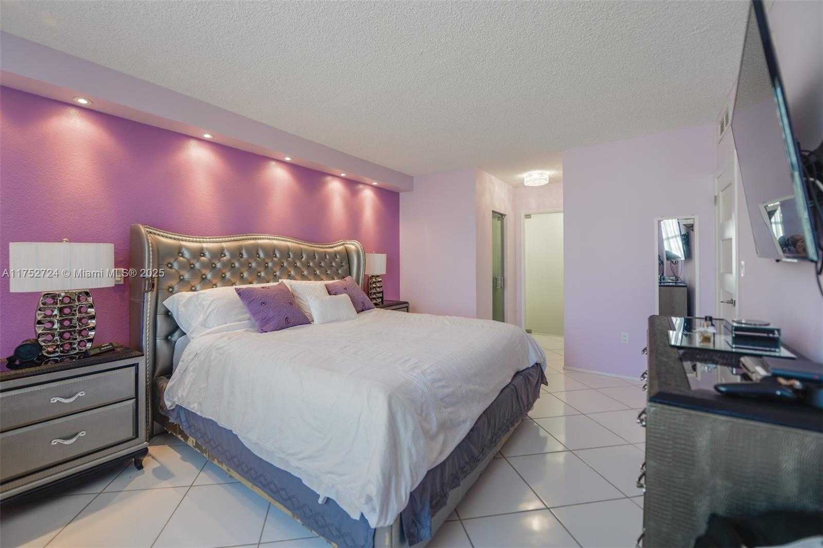 Small Image of 1980 SOUTH OCEAN DR #14P, Hallandale Beach Number 17