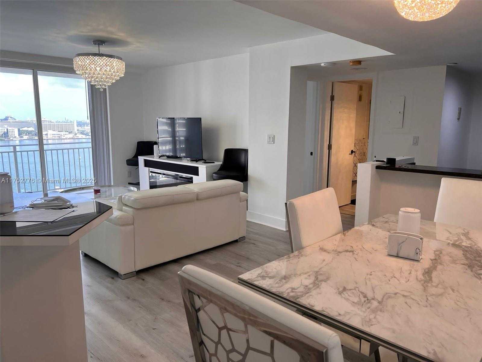 Small Image of 770 CLAUGHTON ISLAND DR #1913, Miami Number 4
