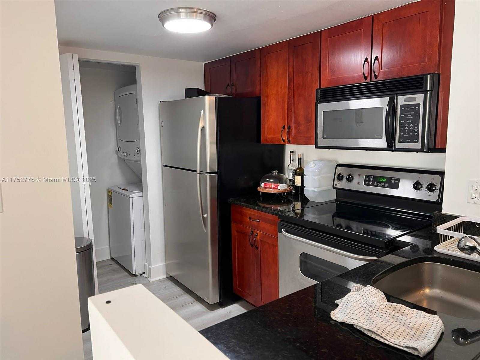 Small Image of 770 CLAUGHTON ISLAND DR #1913, Miami Number 6