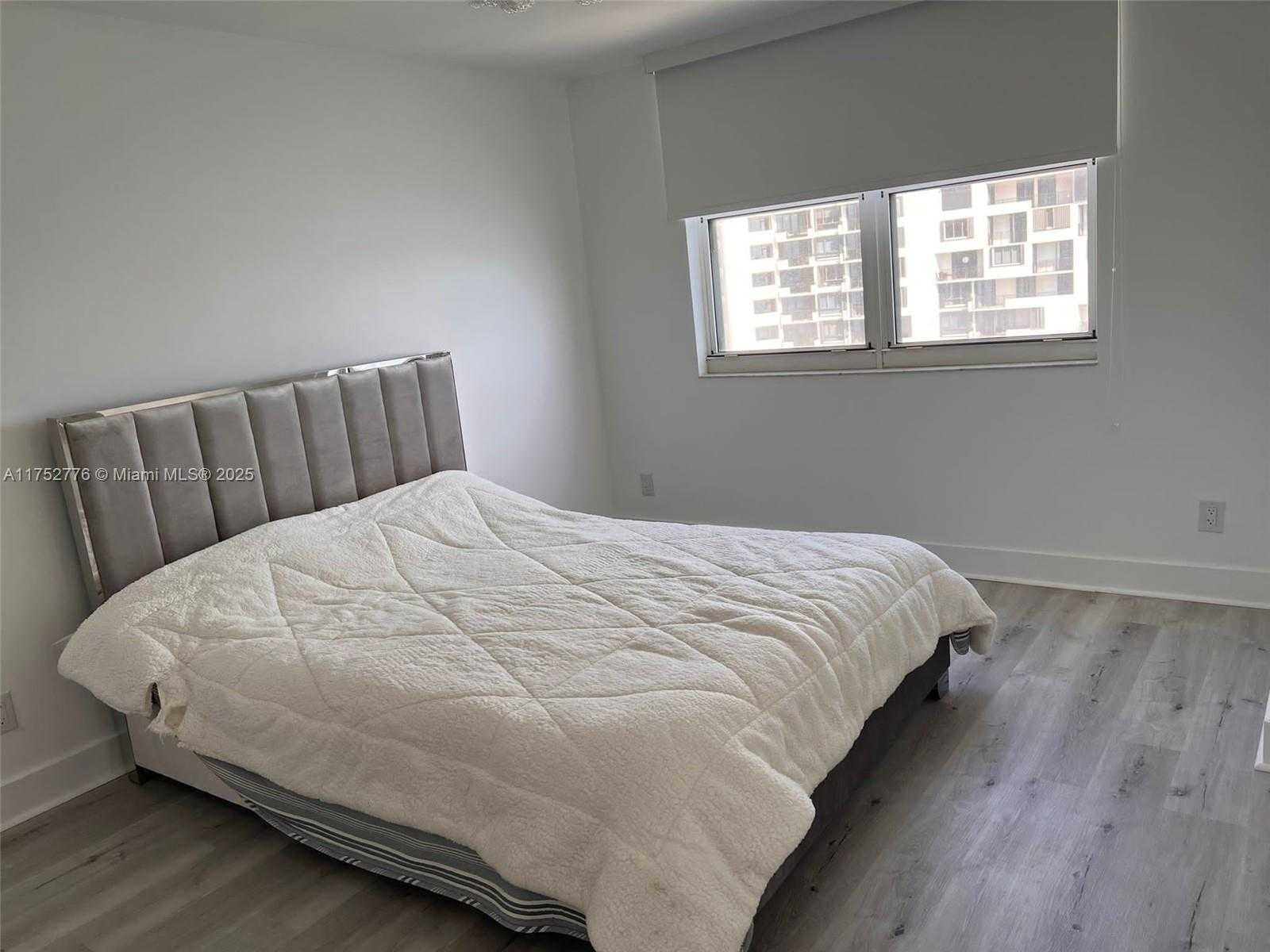 Small Image of 770 CLAUGHTON ISLAND DR #1913, Miami Number 7