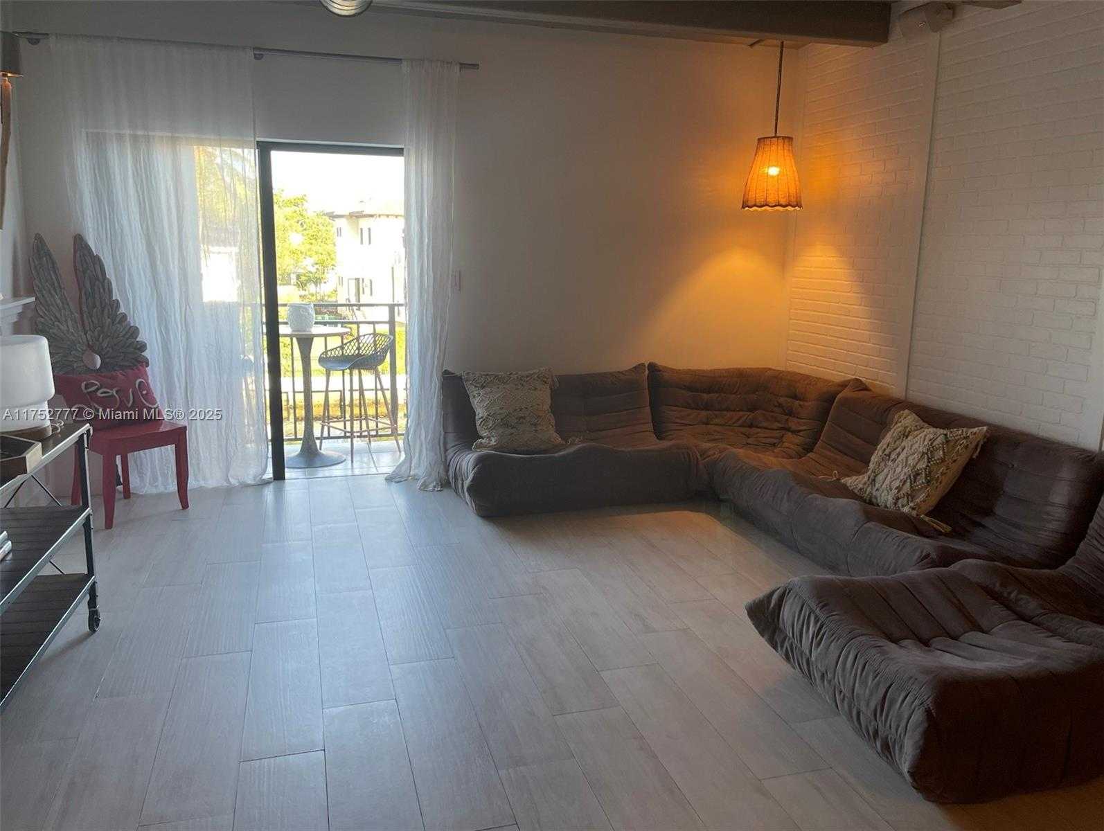 Small Image of 6901 EDGEWATER DR #315, Coral Gables Number 11