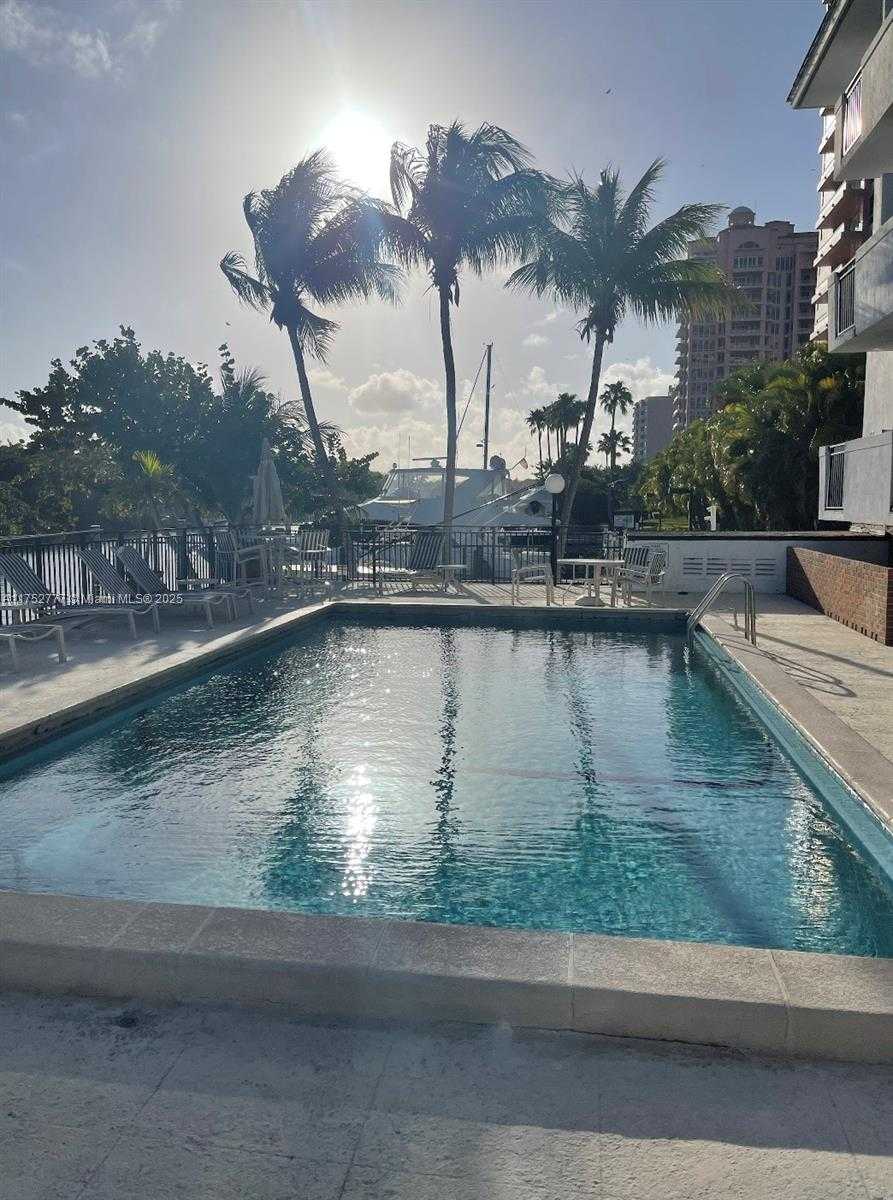 Small Image of 6901 EDGEWATER DR #315, Coral Gables Number 18