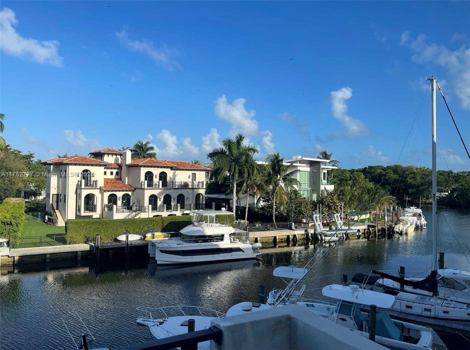 Small Image of 6901 EDGEWATER DR #315, Coral Gables Number 24