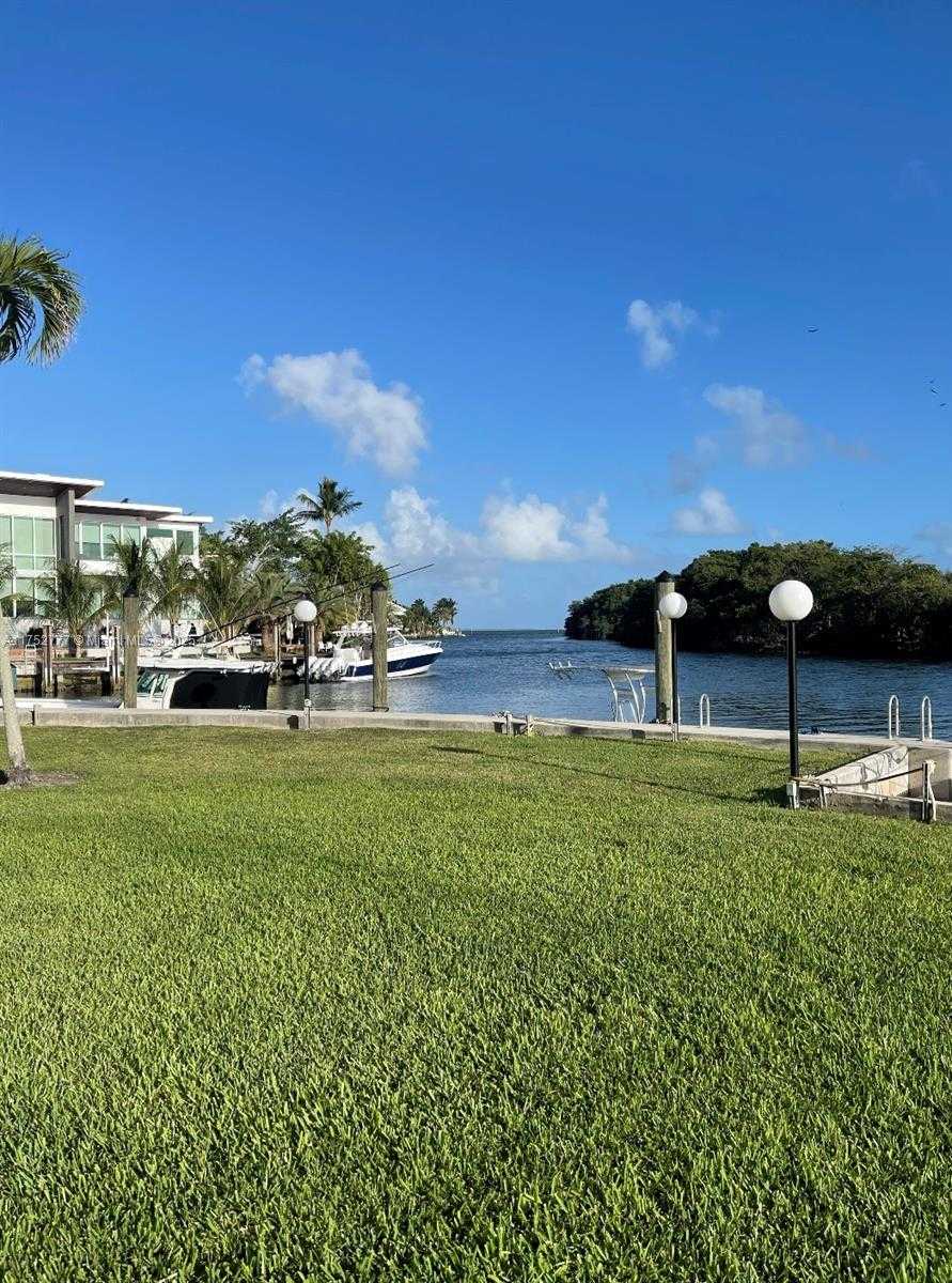 Small Image of 6901 EDGEWATER DR #315, Coral Gables Number 26