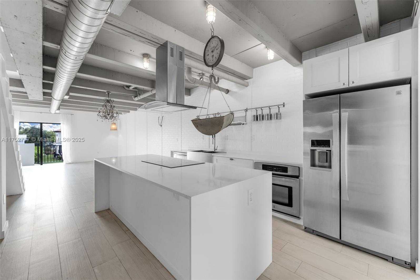 Small Image of 6901 EDGEWATER DR #315, Coral Gables Number 5