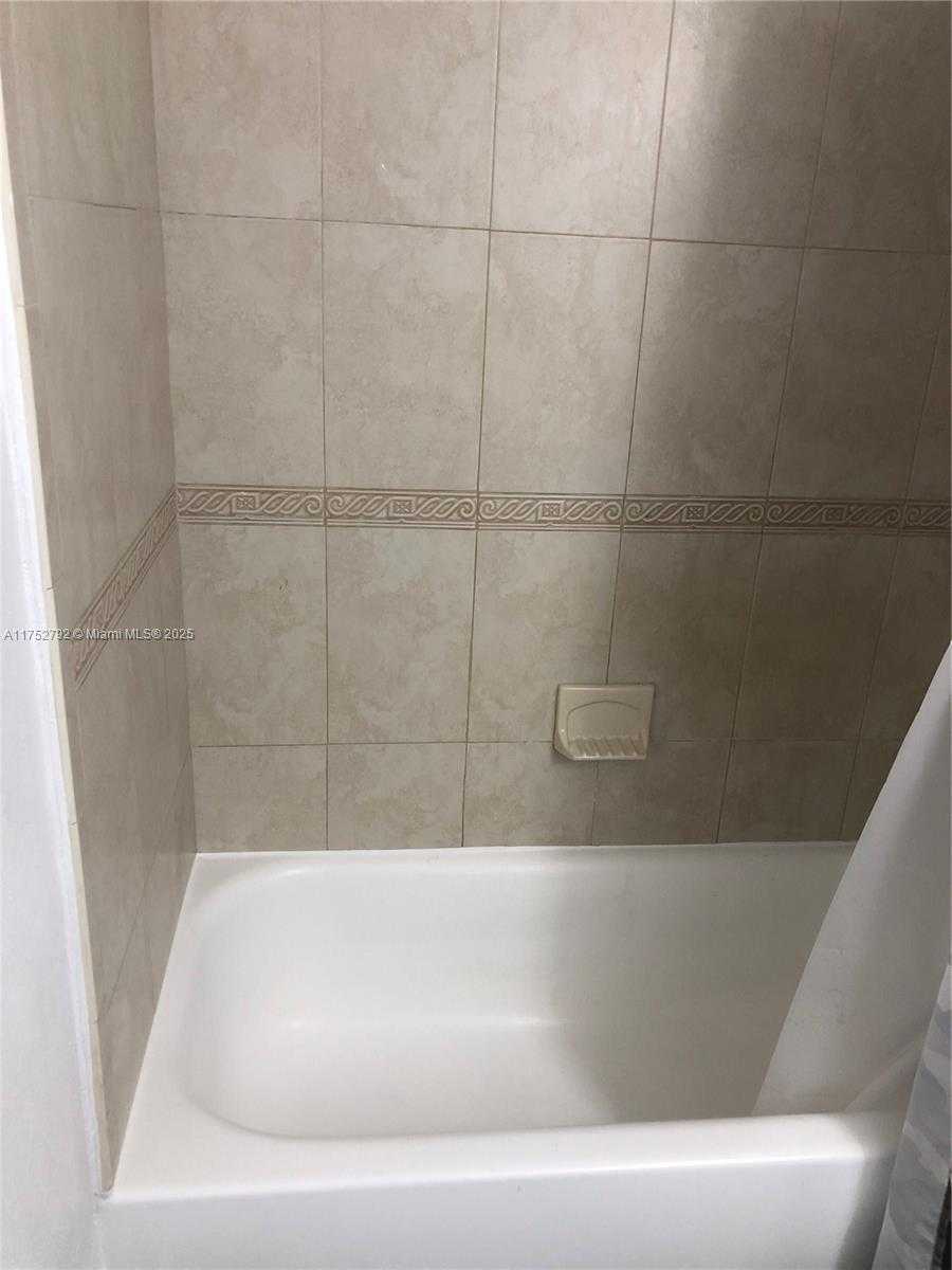 Small Image of 19201 COLLINS AVE #806, Sunny Isles Beach Number 10