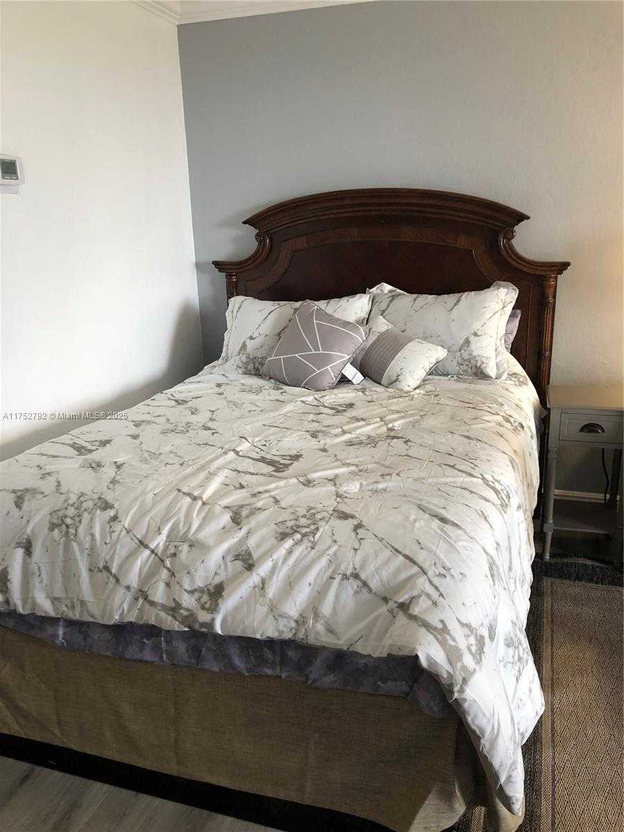 Small Image of 19201 COLLINS AVE #806, Sunny Isles Beach Number 6