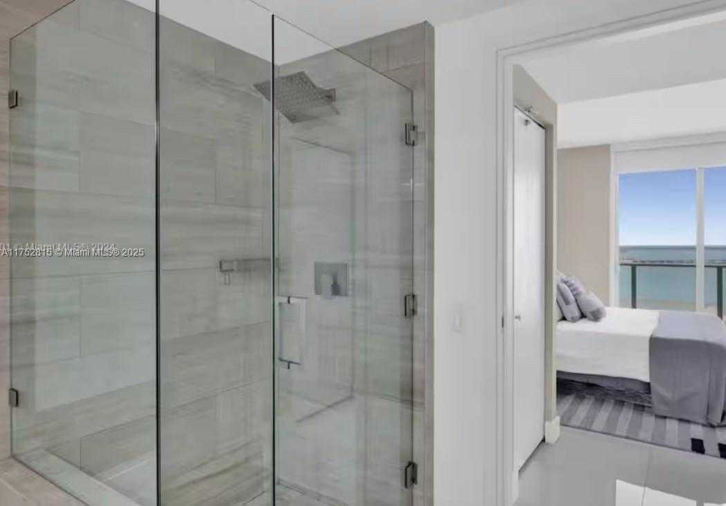 Small Image of 1300 BRICKELL BAY DR #2208, Miami Number 13