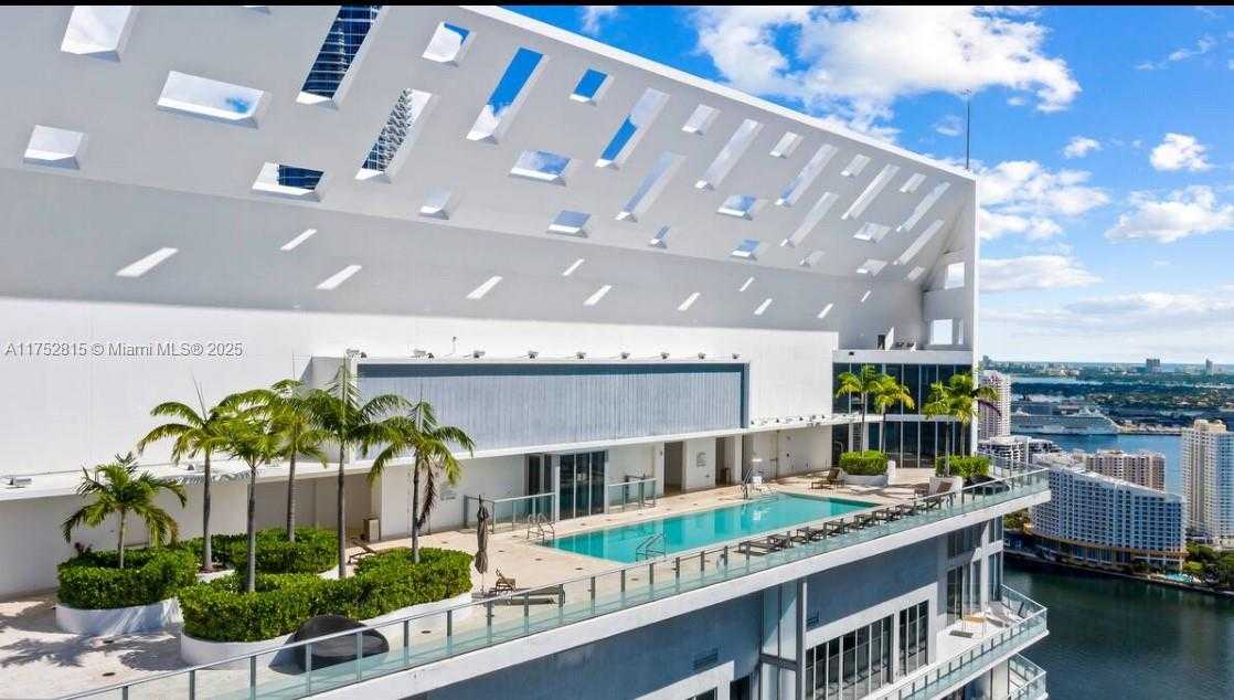 Small Image of 1300 BRICKELL BAY DR #2208, Miami Number 24