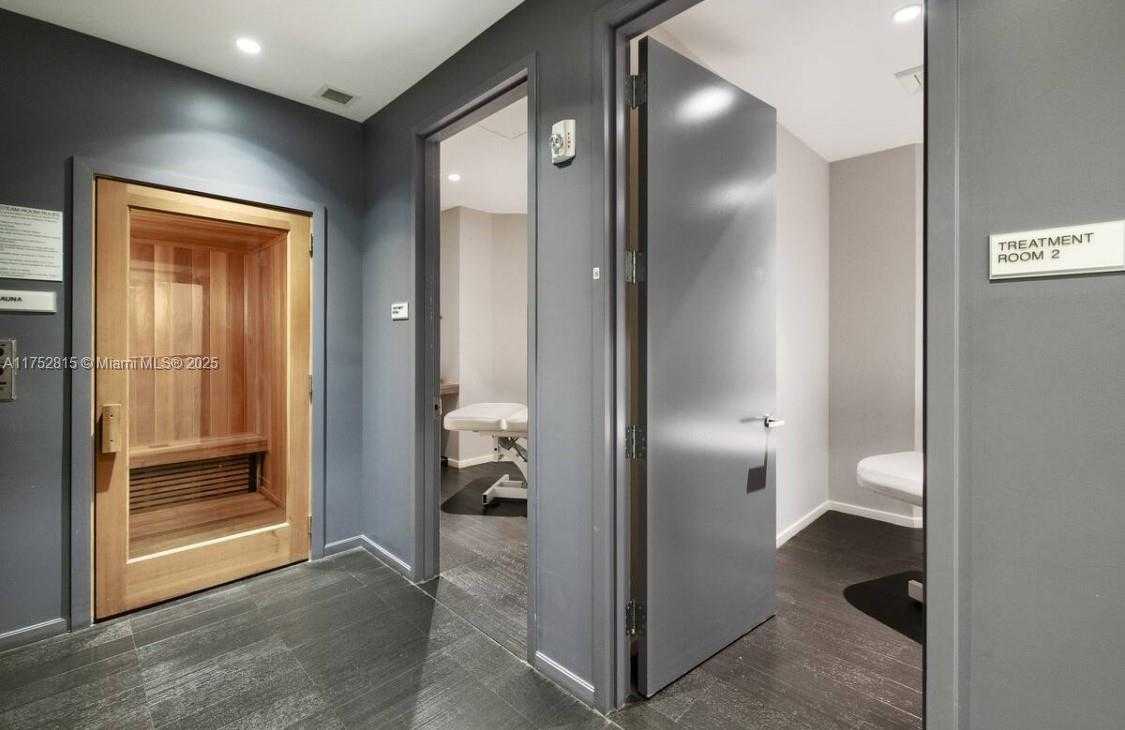 Small Image of 1300 BRICKELL BAY DR #2208, Miami Number 44