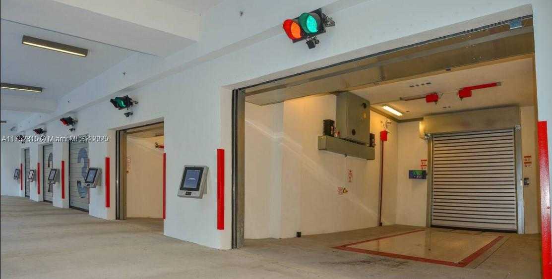 Small Image of 1300 BRICKELL BAY DR #2208, Miami Number 45