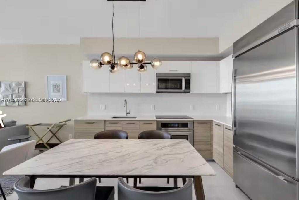 Small Image of 1300 BRICKELL BAY DR #2208, Miami Number 7