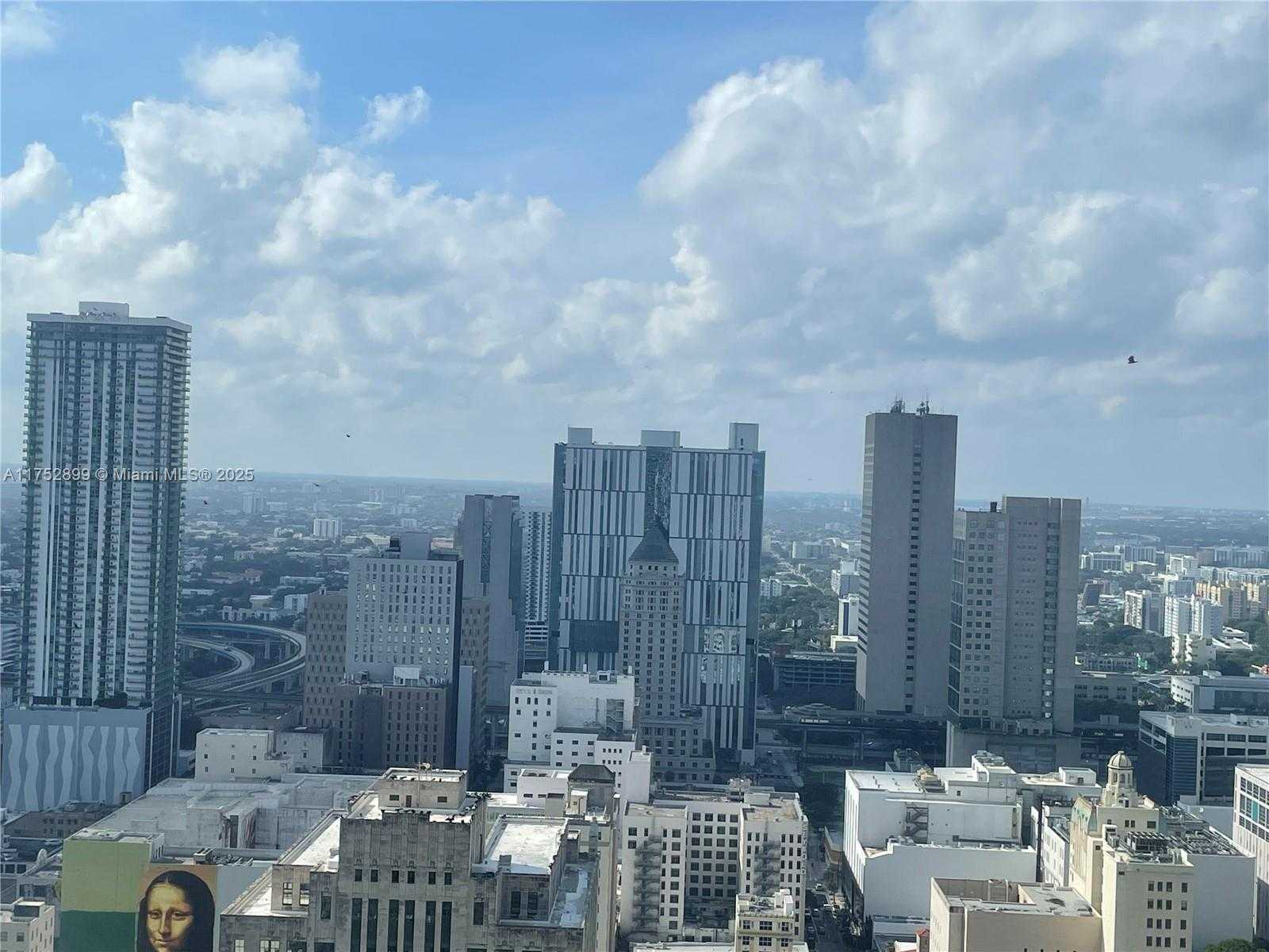 Small Image of 50 BISCAYNE BLVD #4105, Miami Number 3