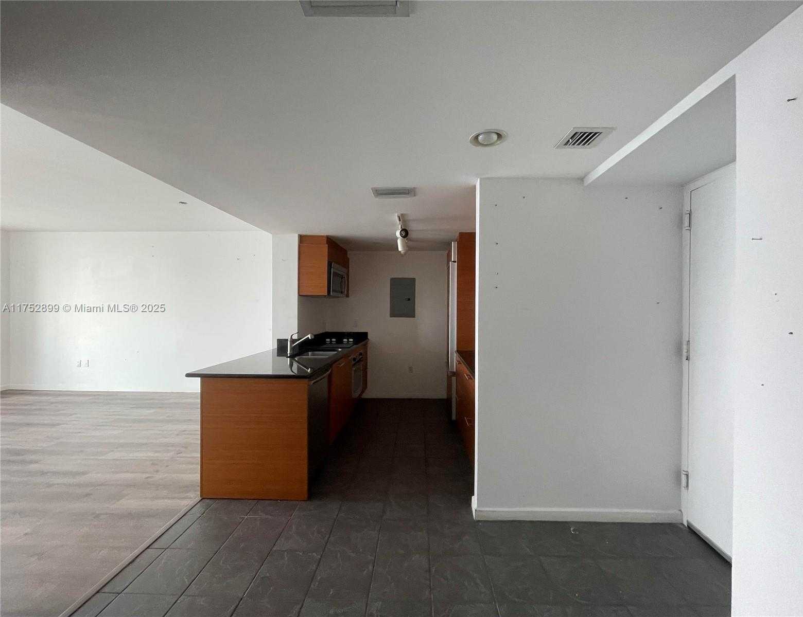 Small Image of 50 BISCAYNE BLVD #4105, Miami Number 8