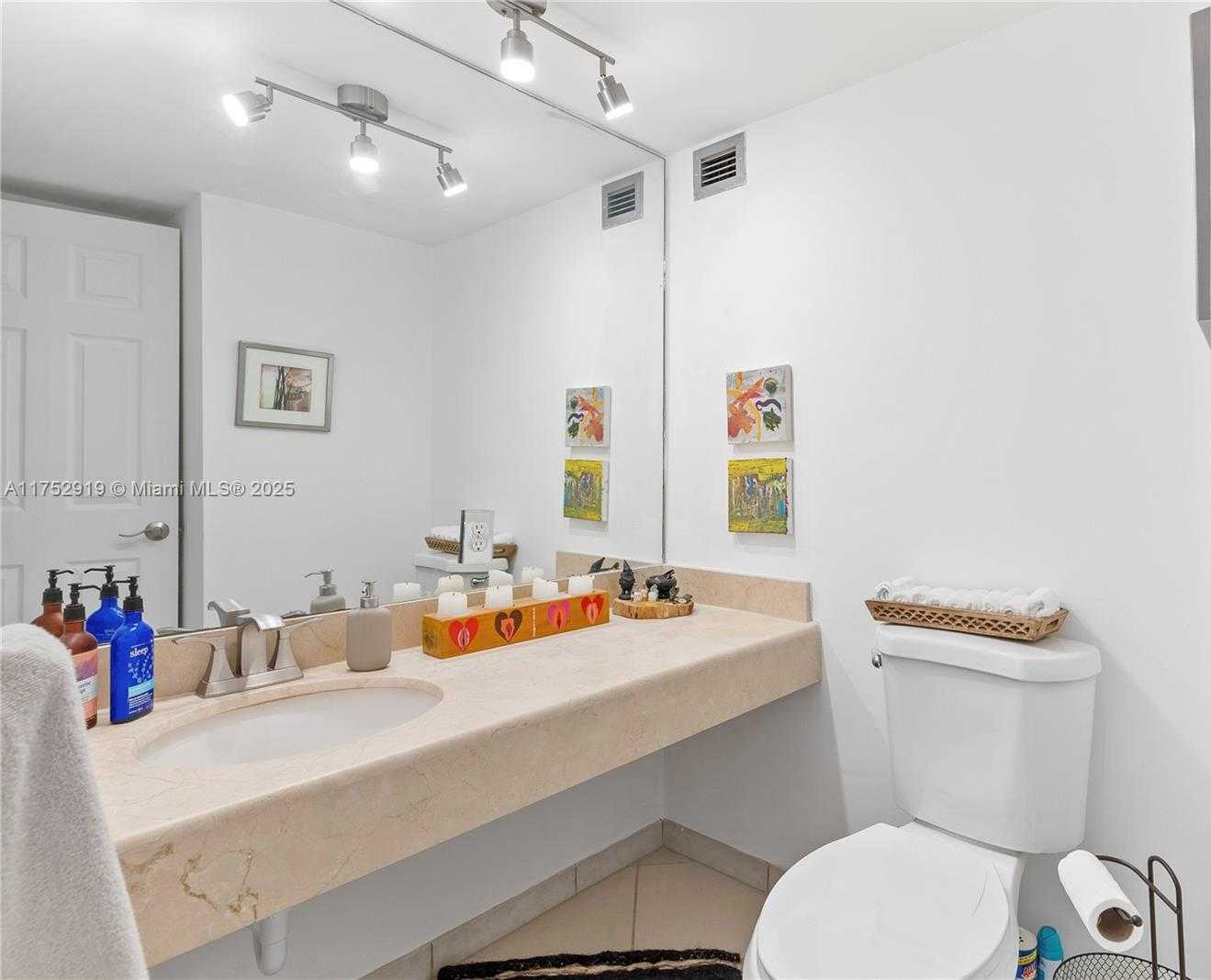 Small Image of 6770 INDIAN CREEK DR #5K, Miami Beach Number 12
