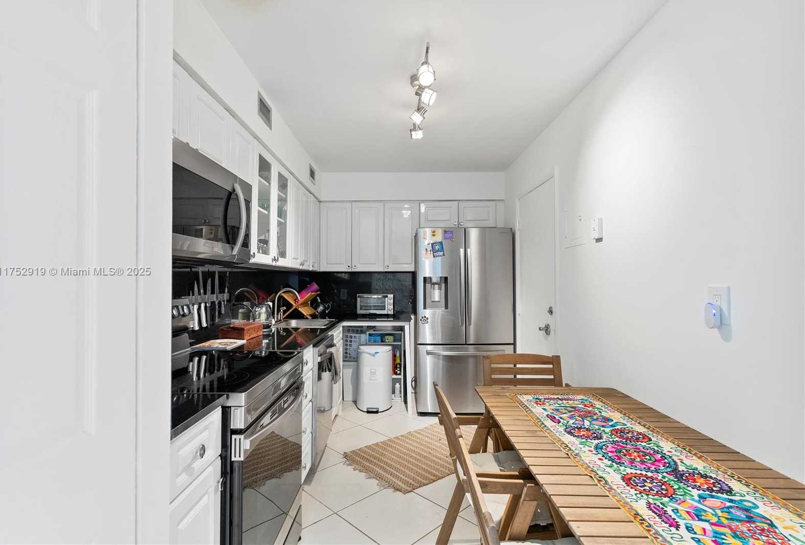 Small Image of 6770 INDIAN CREEK DR #5K, Miami Beach Number 4