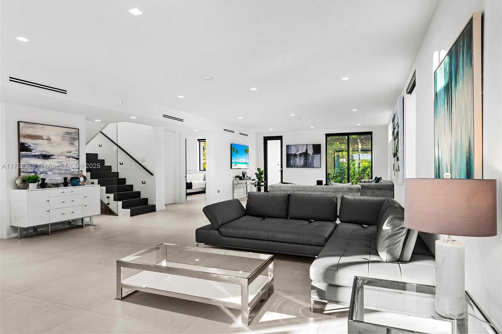 Small Image of 2572 NORTH EAST 182ND TER, North Miami Beach Number 10